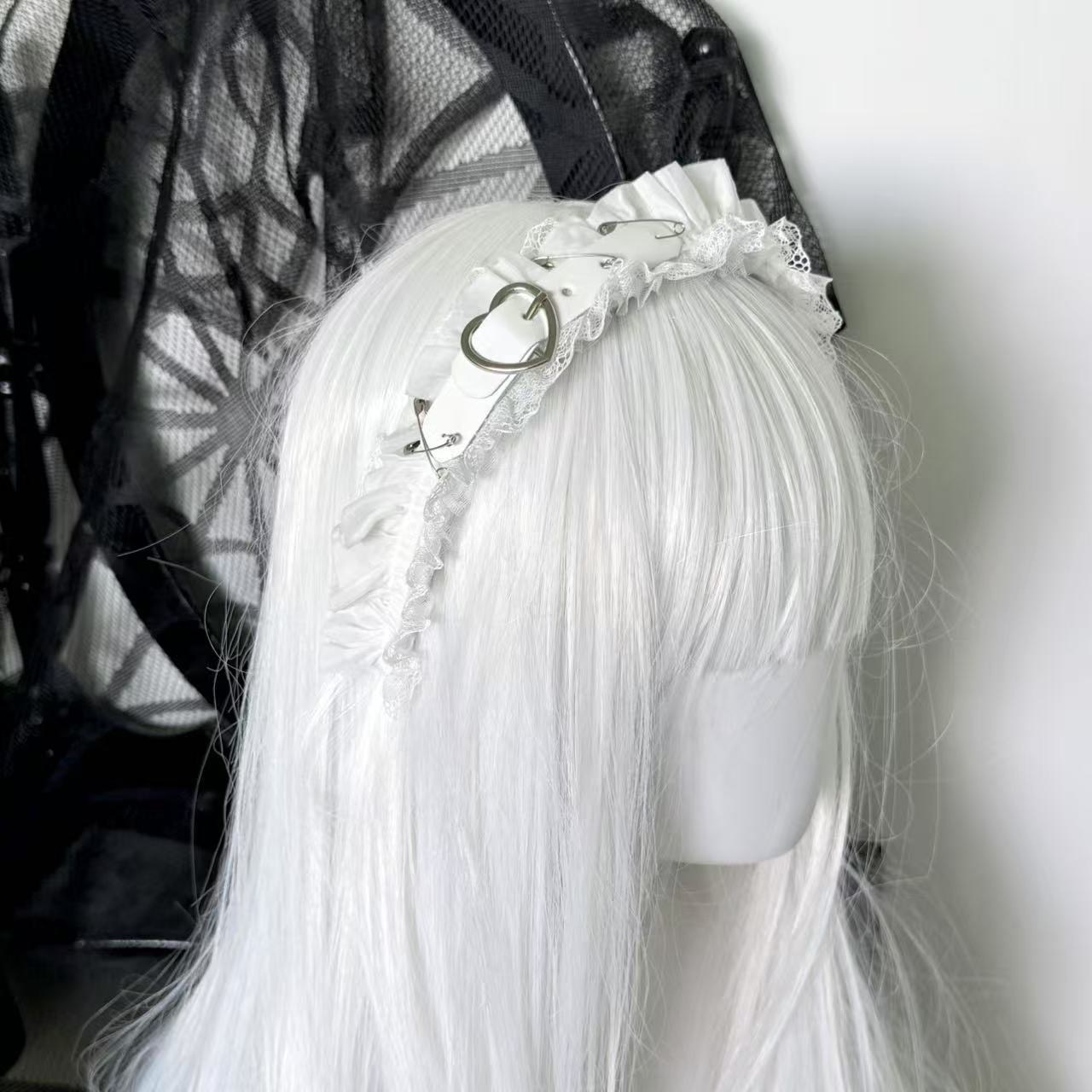 Punk Lace Love Buckle Leather  - Leatherwork Rings recension och pris