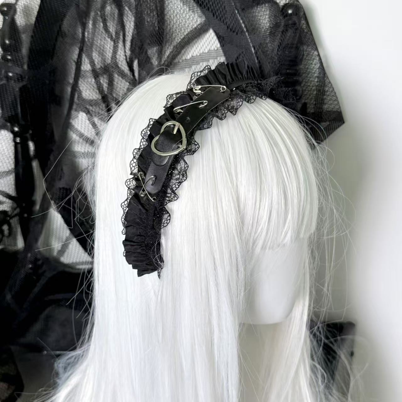 Punk Lace Love Buckle Leather  - Leatherwork Rings recension och pris